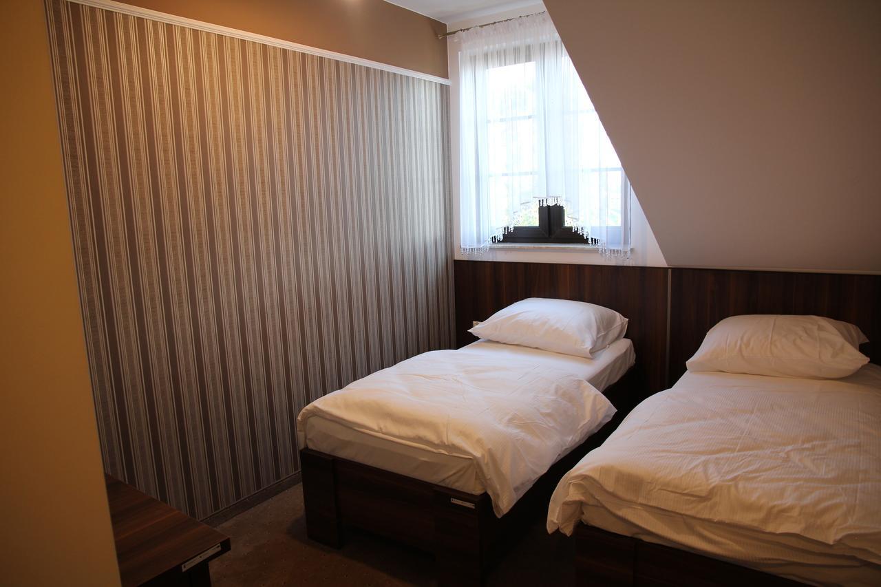 Gosciniec Pod Mlynem Hotel Inowroclaw Bagian luar foto